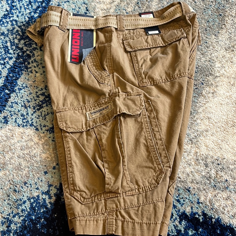 Men’s NWTs Unionbay cargo shorts sz 30